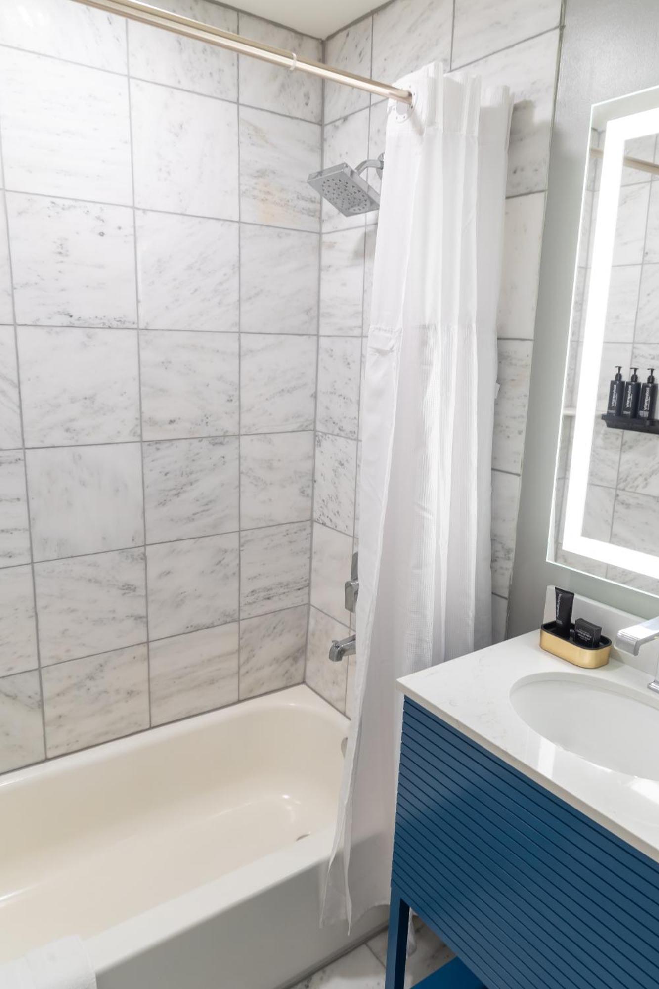 Inn On St. Ann, A French Quarter Guest Houses Property نيو أورلينز المظهر الخارجي الصورة