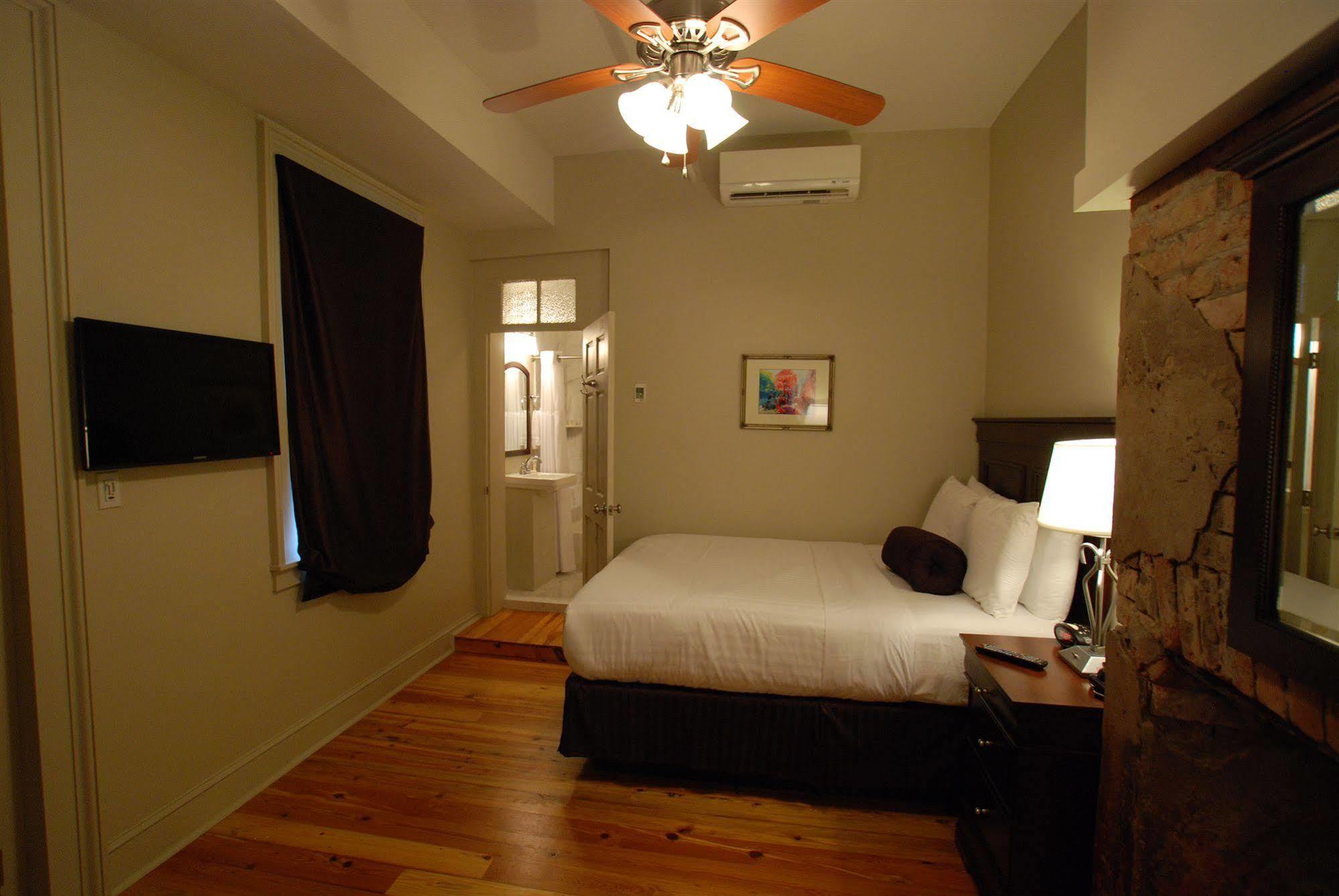 Inn On St. Ann, A French Quarter Guest Houses Property نيو أورلينز المظهر الخارجي الصورة