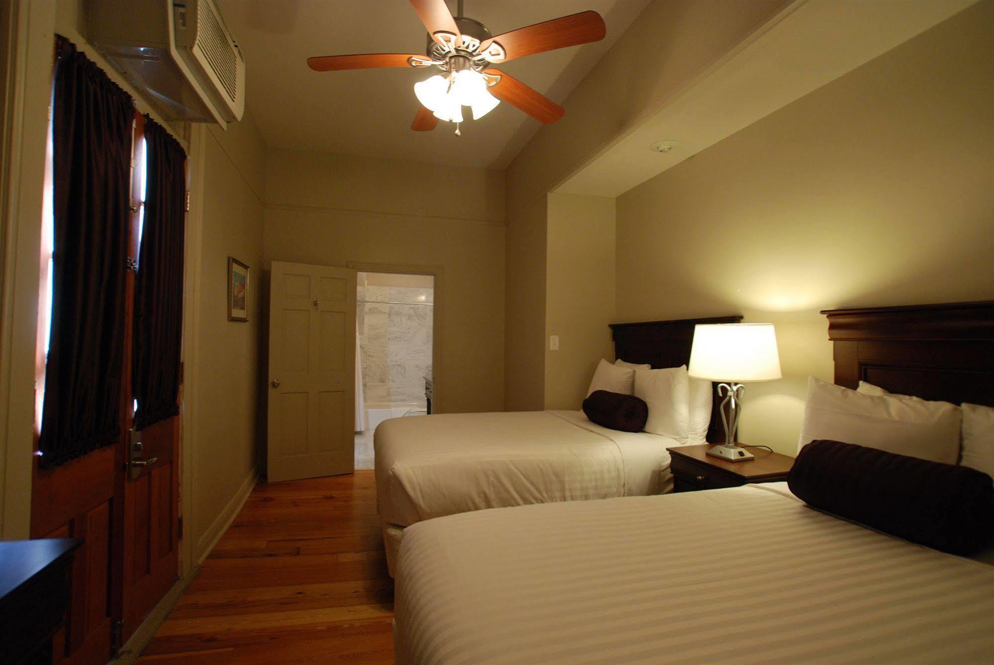Inn On St. Ann, A French Quarter Guest Houses Property نيو أورلينز المظهر الخارجي الصورة